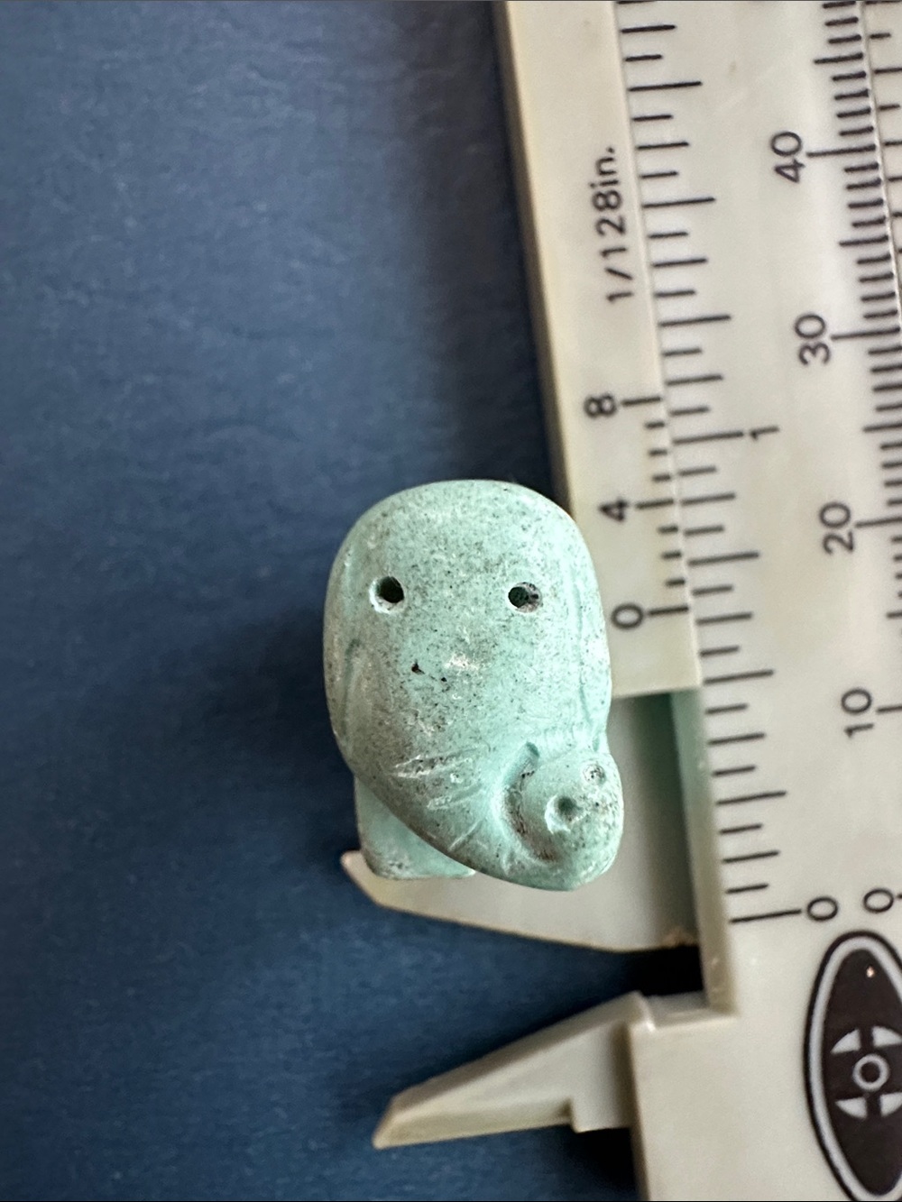 Rare Vintage Carved Turquoise Elephant bead B - Picture 5 of 7